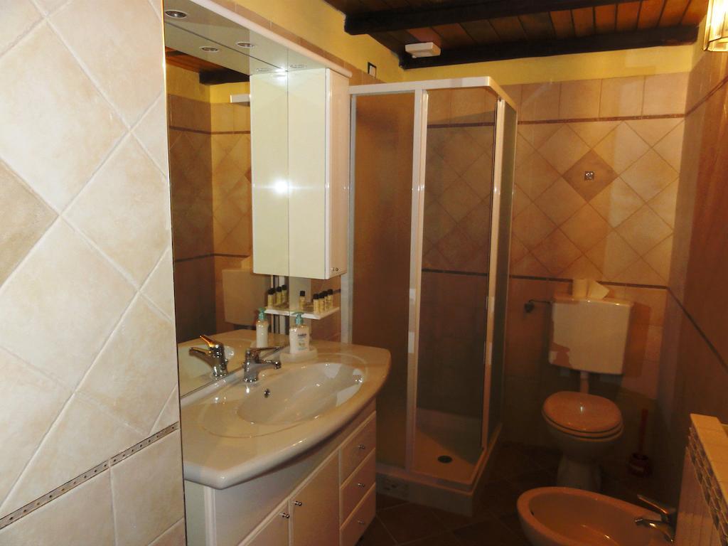 La Locanda Dei Cartune Montezemolo Room photo